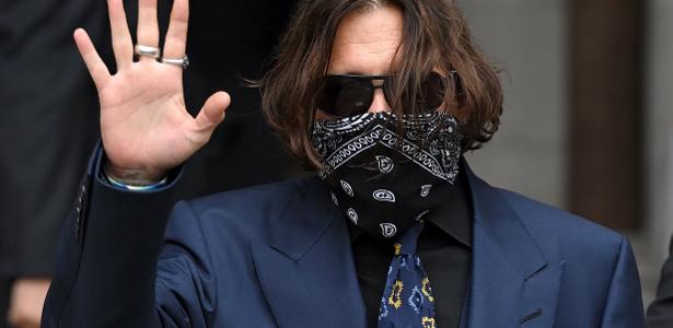 Johnny Depp admite, durante julgamento, ter dado 'cabeçada' na ex