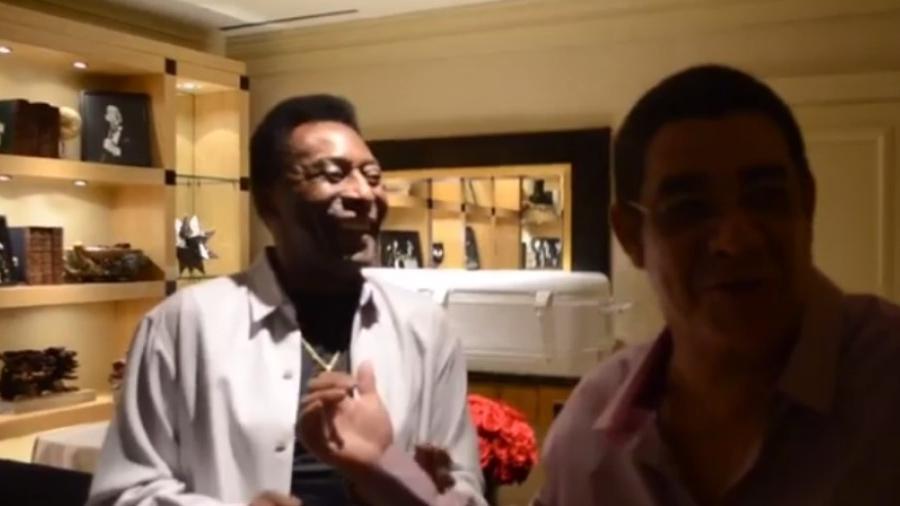 Pelé e Zeca Pagodinha em Las Vegas, em 2013; sambista afirmou que tem disco gravado por Pelé - Reprodução/Instagram