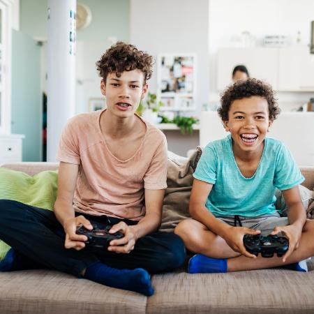 Jogo online excessivo por crianças e adolescente preocupa e acende sinal de  alerta; entenda