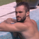BBB 21: Arthur conversa na piscina - Reprodução/Globoplay