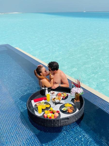 Maiara e Fernando tomam café da manhã romântico nas Maldivas - Reprodução/Instagram