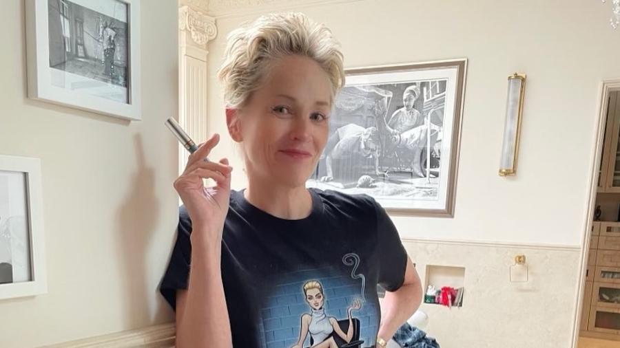 Sharon Stone usa camiseta de "Instinto Selvagem" - Reprodução/Instagram