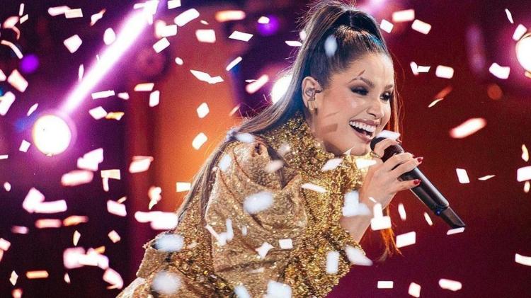 Juliette no show de São João de Campina Grande/Paraíba - Reprodução/Instagram @emanueltadeu_ - Reprodução/Instagram @emanueltadeu_