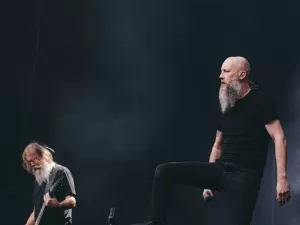 Com peso e técnica, Meshuggah dá aula de metal extremo no Knotfest