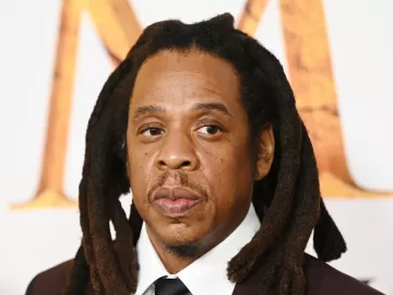 Juíza nega pedido de Jay-Z para arquivar processo de estupro: 'Desperdício'