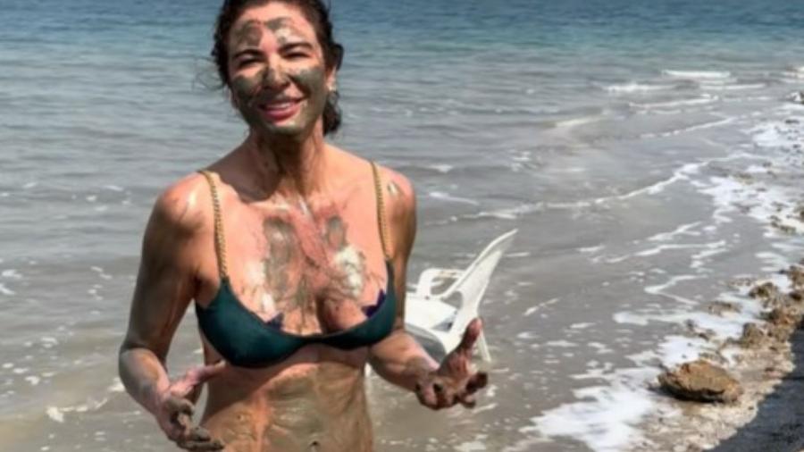 Luciana Gimenez toma banho de lama em Israel - Reprodução/Tiktok