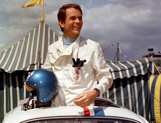 Dean Jones em cena de "Se meu Fusca Falasse" (1968), dirigido por  	Robert Stevenson - Reprodução