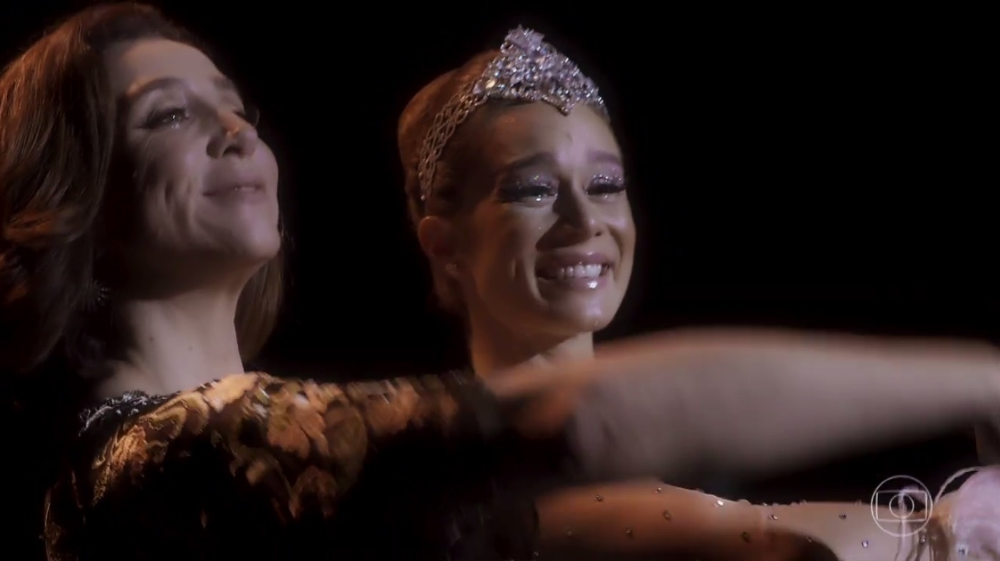 Francesca, a convite de Beto, vê a apresentação de balé de Tancinha no Theatro Municipal e se imagina no palco com a filha no último capítulo de "Haja Coração" - Reprodução/TV Globo