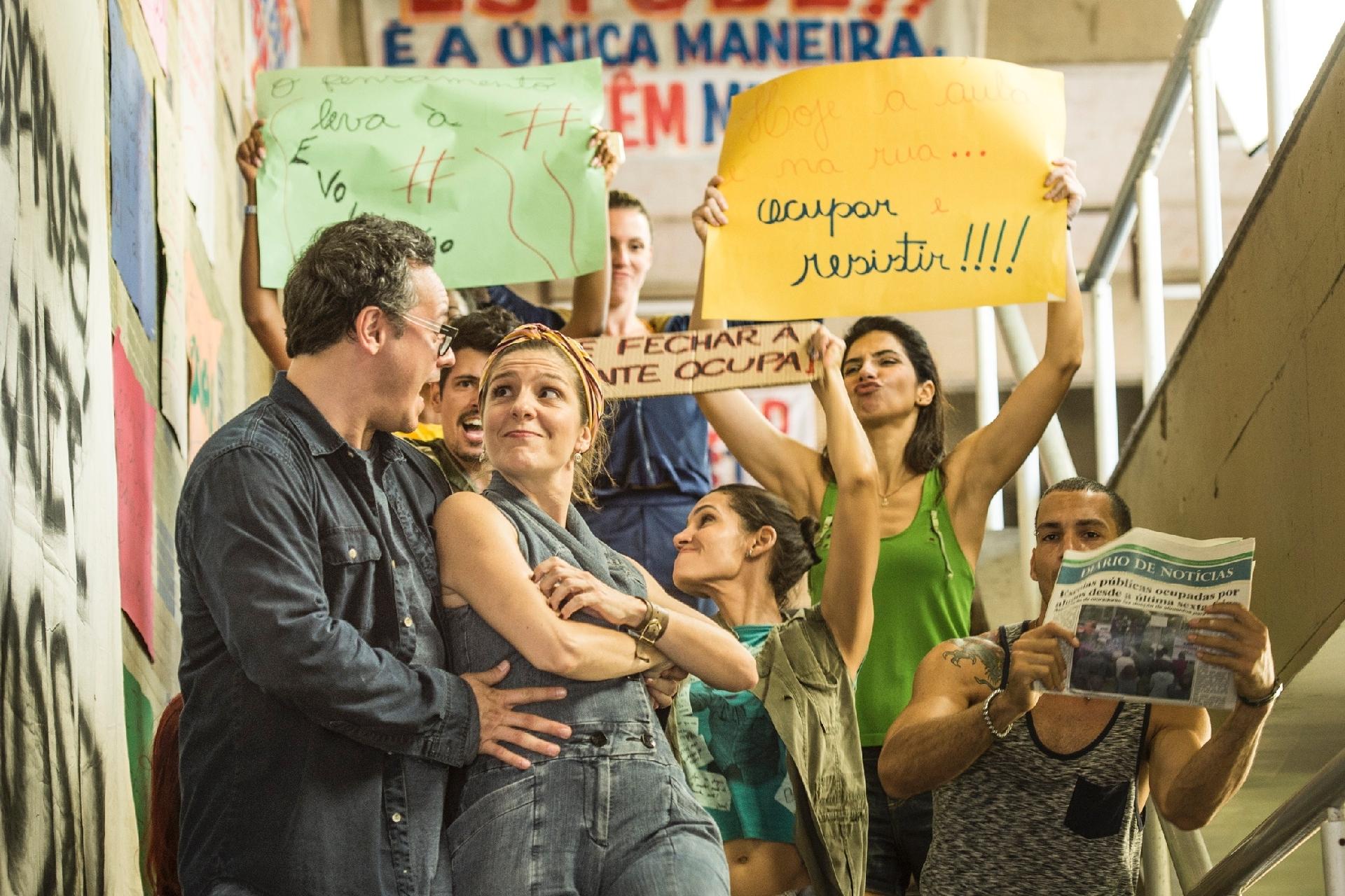 Danton Mello interpreta professor e Georgiana Goes é aluna em sátira a ocupação escolar na quarta temporada de "Tá no Ar", que estreia em 24 de janeiro na Globo - Caiuá Franco/TV Globo