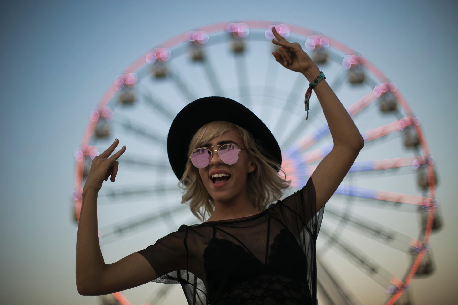 Roqueira em dia de pop no primeiro dia do Rock in Rio 2017 - Bruna Prado/UOL