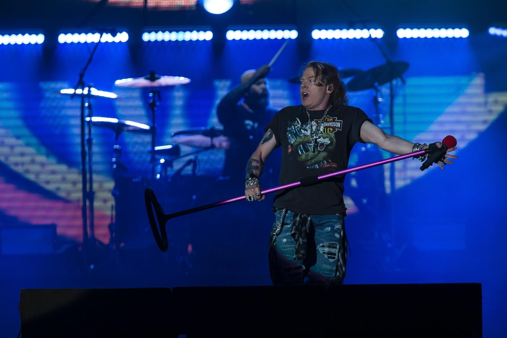 Axl Rose faz careta na longa apresentação do Guns N'Roses no Rock in Rio - Bruna Prado/UOL