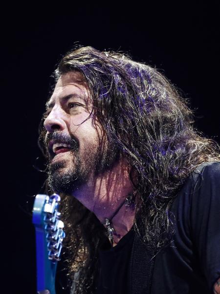Dave Grohl, vocalista do Foo Fighters, faz graça com o público de SP - Lucas Lima/UOL