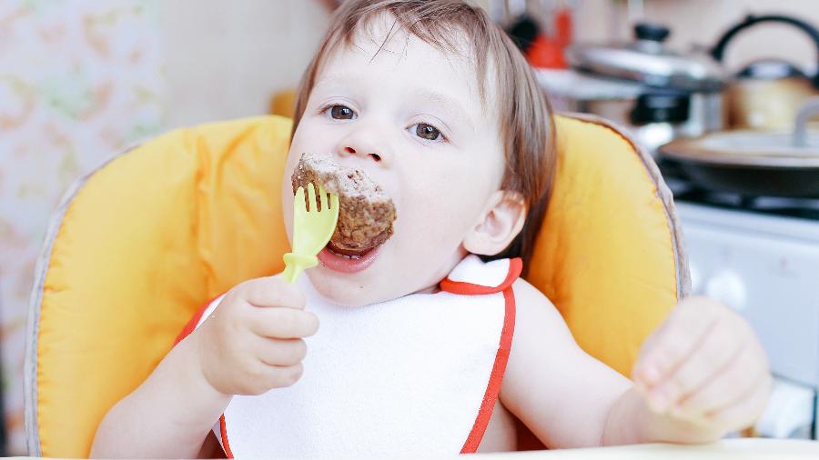 Spoliler: o crescimento por idade foi maior entre os bebês com carne na dieta - iStock
