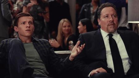 Tom Holland e Jon Favreau em comercial de "Homem-Aranha: De Volta ao Lar" - Reprodução