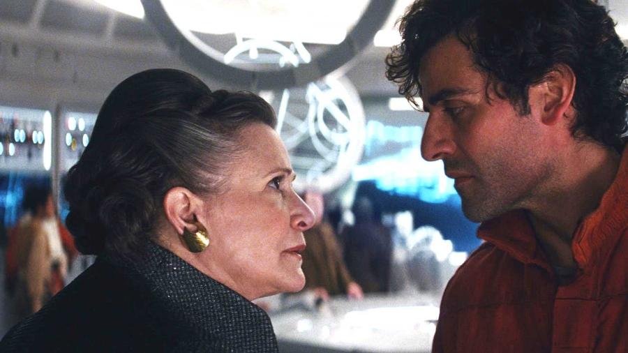 Leia (Carrie Fisher) e Poe (Oscar Isaac) em cena de Star Wars - Os Últimos Jedi - Divulgação