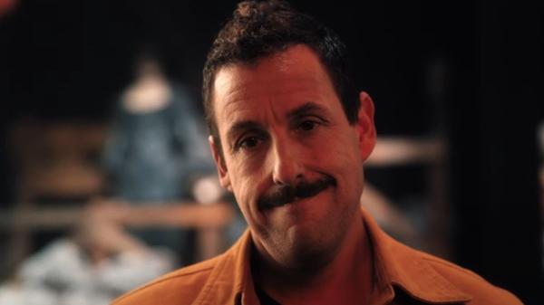 Adam Sandler em cena de 'O Halloween de Hubie'