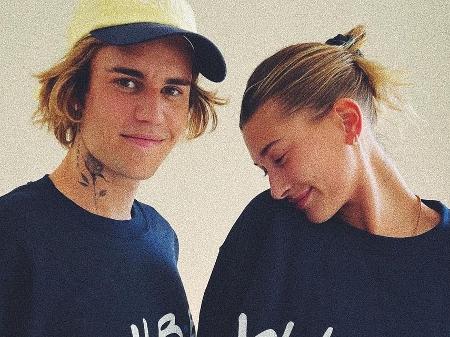 Justin E Hailey Bieber Posam Ao Lado De Presidente Da Franca