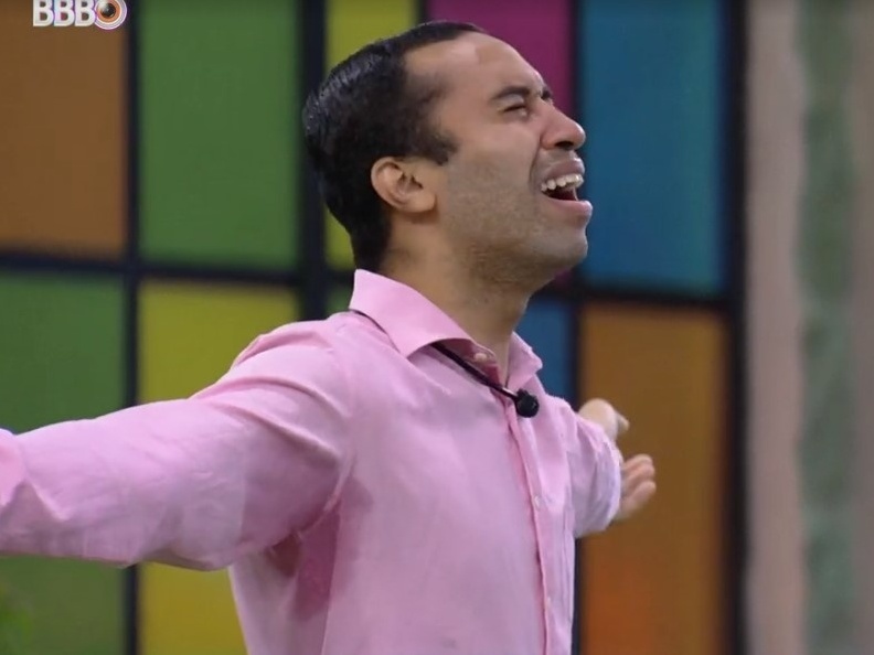 Sobe: No paredão, Gil chora e faz performance ao som de Britney Spears