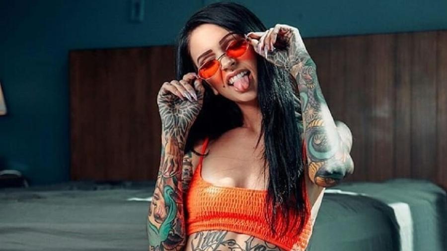 A rapper e modelo Angela Manzzati - Reprodução/Instagram