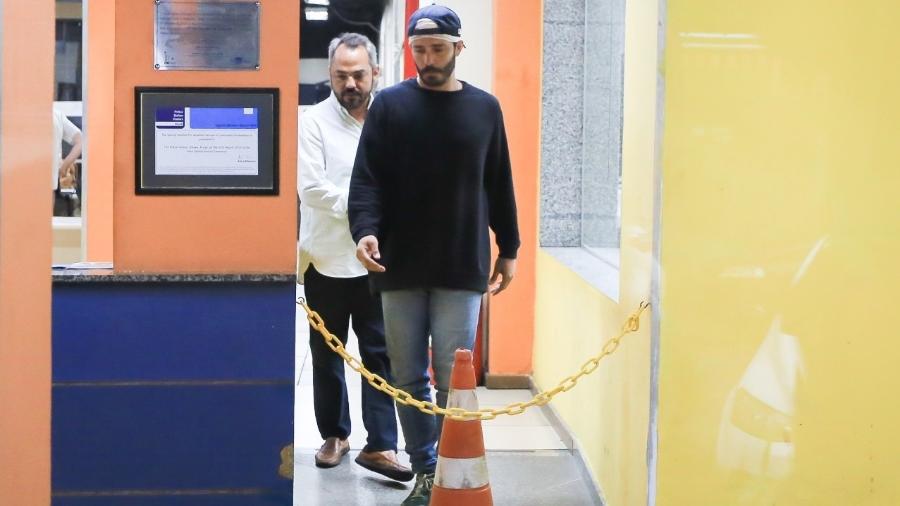 Thiago Rodrigues presta depoimento após agressão no RJ - Fabricio Pioyani/Agnews