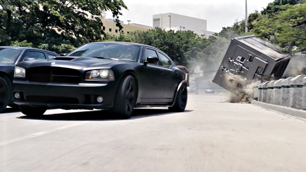 Cena do filme "Velozes & Furiosos 5: Operação Rio" (2011), de Justin Lin - Reprodução