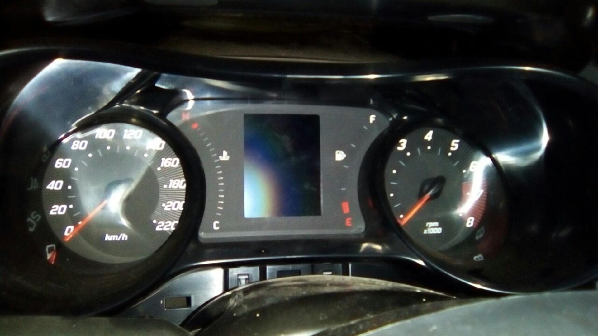 Flagra do Fiat X6H - UOL Carros