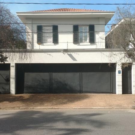 Mansão onde Belo mora em São Paulo; cantor é acusado de não pagar aluguéis - Felipe Pinheiro/UOL - Felipe Pinheiro/UOL