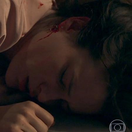 Clara é espancada por Gael e cai da escanada em "O Outro Lado do Paraíso" - Reprodução/TV Globo - Reprodução/TV Globo
