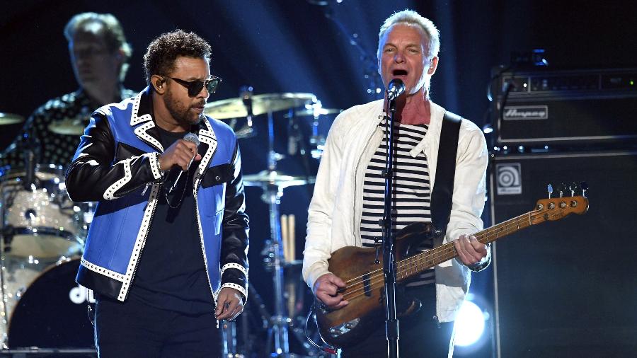 Shaggy e Sting se apresentam no palco do Grammy 2018 - Getty Images