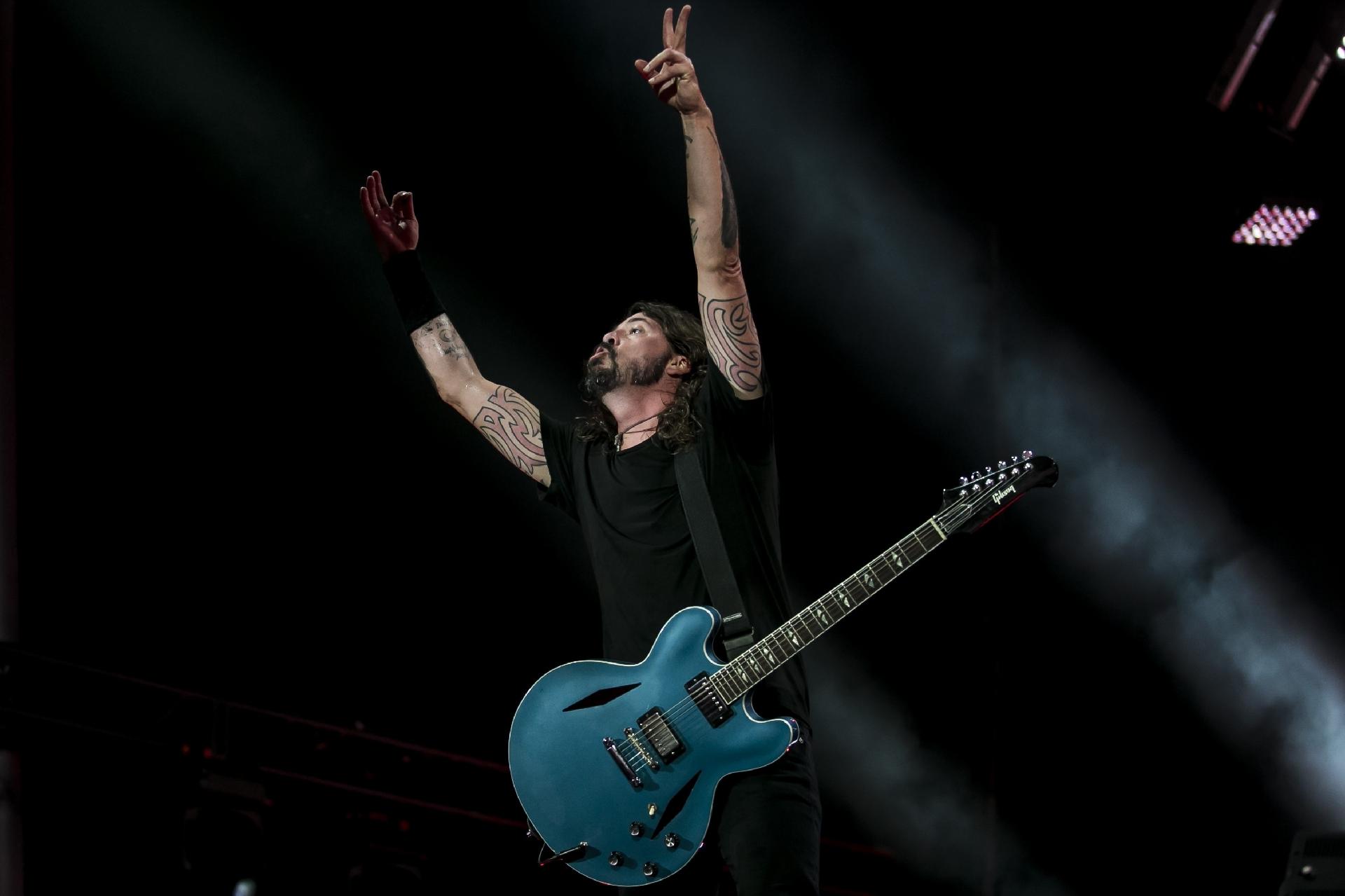 Dave Grohl, vocalista e um dos líderes do Foo Fighters levantou o público com os seus solos de guitarras pesados - Bruna Prado/UOL