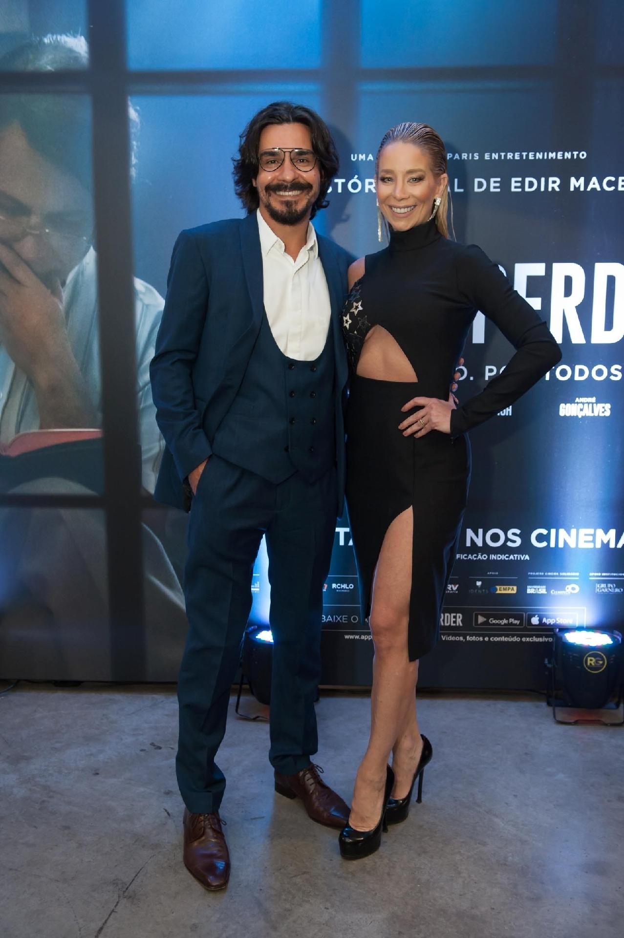 André Gonçalves e Dani Winits vão ao lançamento de "Nada a Perder - Contra Tudo. Por Todos", cinebiografia autorizada do bispo evangélico Edir Macedo, em São Paulo - Samuel Chaves/Brazil News