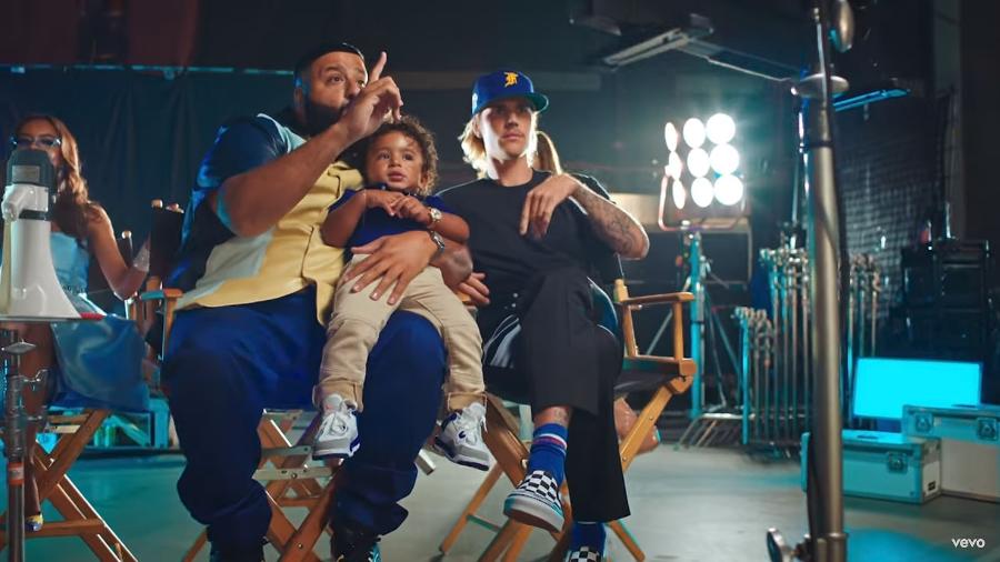 Dj Khaled, Asahd Khaled e Justin Bieber em cena do clipe "No Brainer" - Reprodução/YouTube