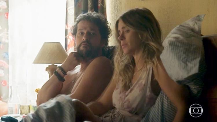 Nicolau (Marcelo Serrado) cobra mais filhos de Afrodite (Carolina Dieckmann) em "O Sétimo Guardião" - Reprodução/Globo - Reprodução/Globo