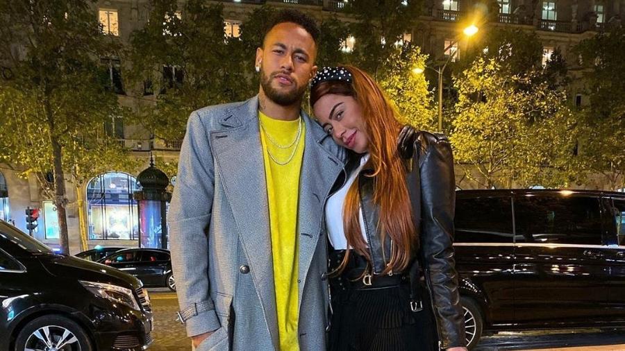 Rafaella posa ao lado de Neymar em Paris em março do ano passado - Reprodução/Instagram