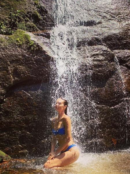 Mariana Ximenes posta foto em cachoeira - Reprodução/Instagram
