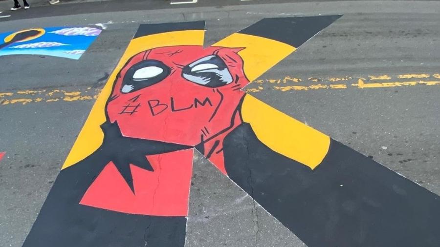 Artista Garrison Gist coloca Deadpool em mural Black Lives Matter de Charlotte, na Carolina do Norte - Reprodução/Instagram