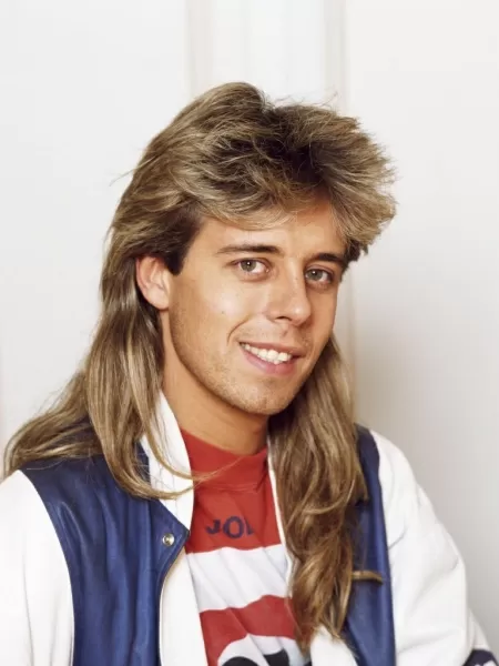 Mullet masculino: tudo sobre o corte dos anos 80 que está de volta