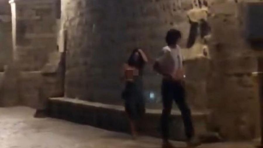 Casal é flagrado fazendo sexo em local público  - Reprodução/CEN/DailyStar