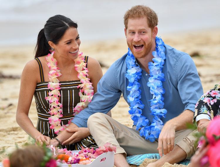 SYDNEY, AUSTRALIA - OCTOBER 19:  (NO UK SALES FOR 28 DAYS) Prince Harry, Duke of Sussex and Meghan, Duchess of Sussex visit Bondi beach on October 19, 2018 in Sydney, Australia. The Duke and Duchess of Sussex are on their official 16-day Autumn tour visiting cities in Australia, Fiji, Tonga and New Zealand.  (Photo by Pool/Samir Hussein/WireImage) - Pool/Samir Hussein/WireImage - Pool/Samir Hussein/WireImage