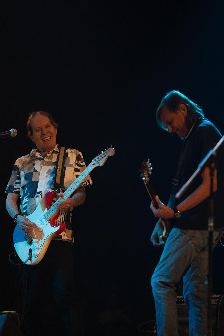 Beto Guedes e Flavio Venturini se reencontram com o grupo 14 Bis no Coala Festival 2024