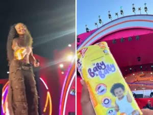 Ludmilla ganha fralda de fã em show: 'Para o baby Brumilla'