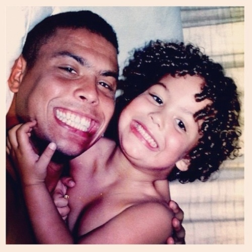 Ronaldo com o filho Ronald ainda criança