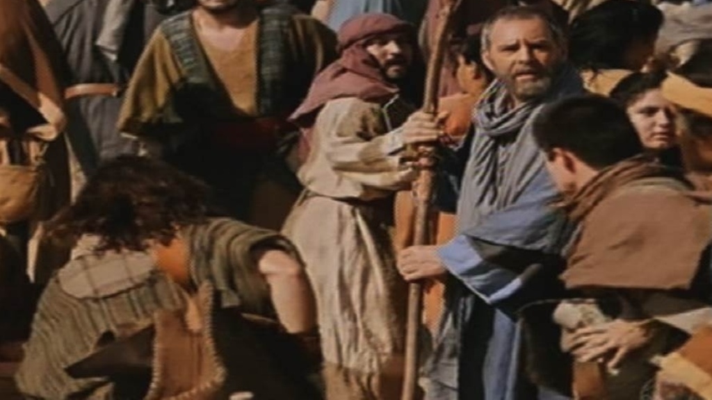 10.nov.2015 - Encurralados entre o exército egípcio e o Mar Vermelho, hebreus começam a temer por sua vida em "Os Dez Mandamentos" - Reprodução/Record