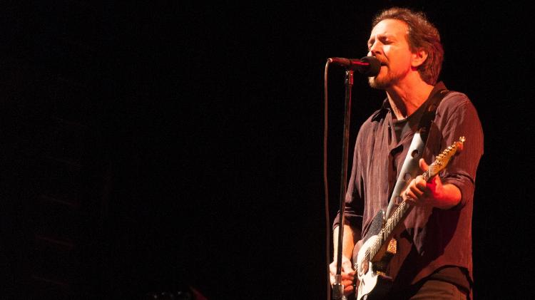 11.nov.2015 - Na noite desta quarta-feira, a banda Pearl Jam se apresentou em Porto Alegre pela terceira vez. O show aconteceu na Arena do Grêmio - Nede Losina /UOL - Nede Losina /UOL