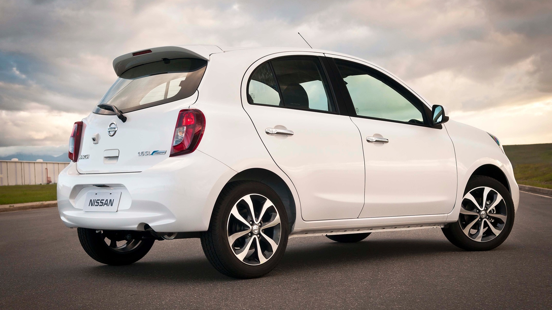 Nissan March CVT 2017 - Divulgação