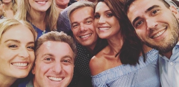 Artistas da Globo se reúnem para foto em gravação da vinheta de fim de ano da emissora - Reprodução/Instagram/Luciano Huck - Reprodução/Instagram/Luciano Huck