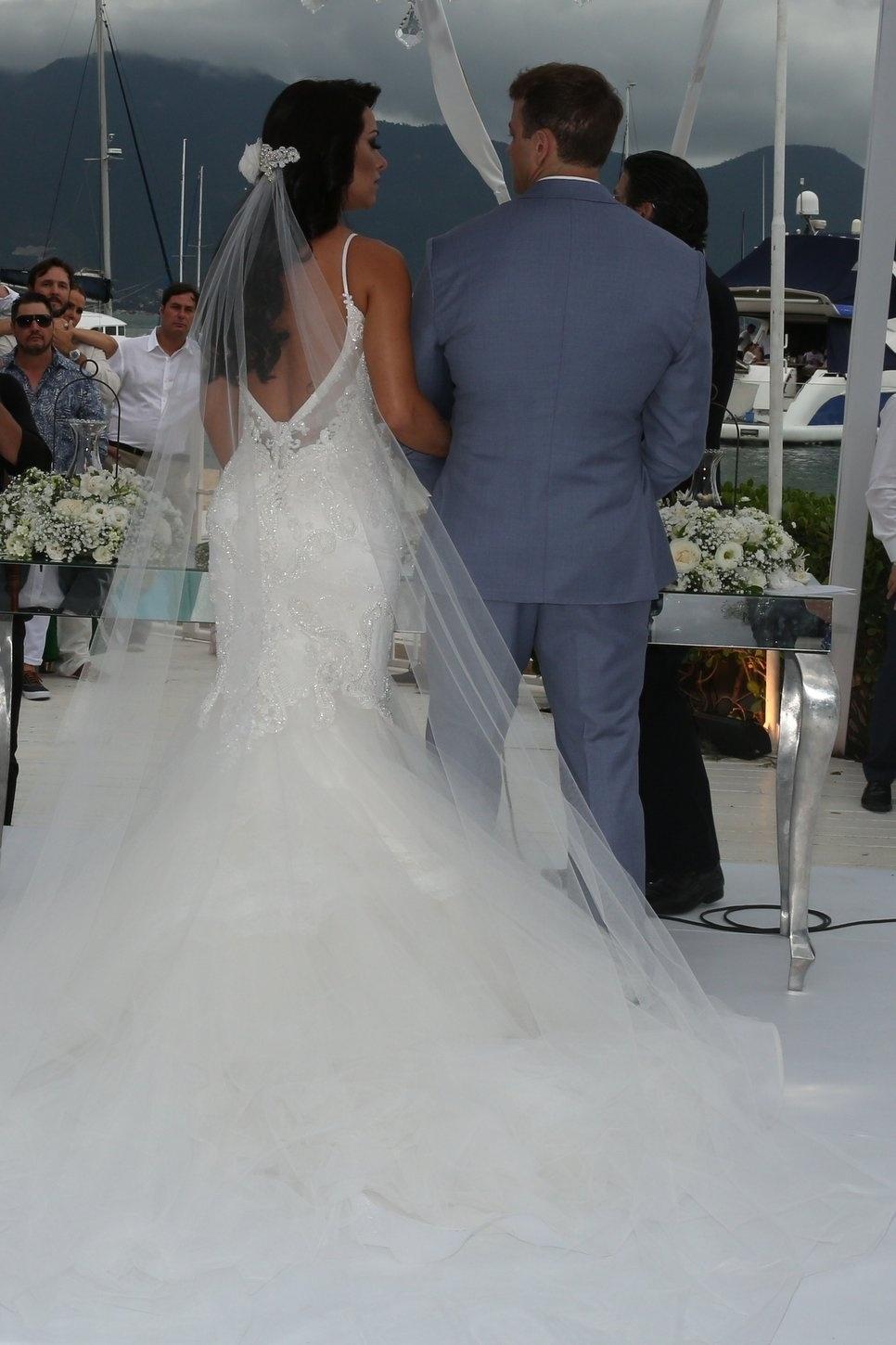 Rogério Padovan se casa em Ilhabela (SP) com Priscila Ferrari - Denilson Santos e Raphael Castello/AgNews