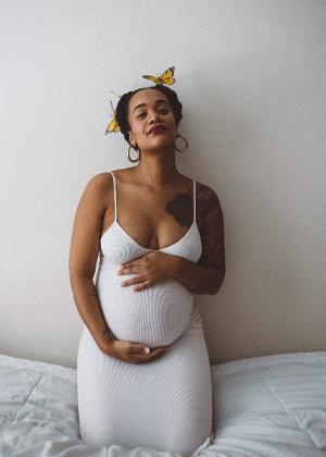 Segundo Elle, a filha também dirigiu suas poses - Reprodução/Twitter - Reprodução/Twitter