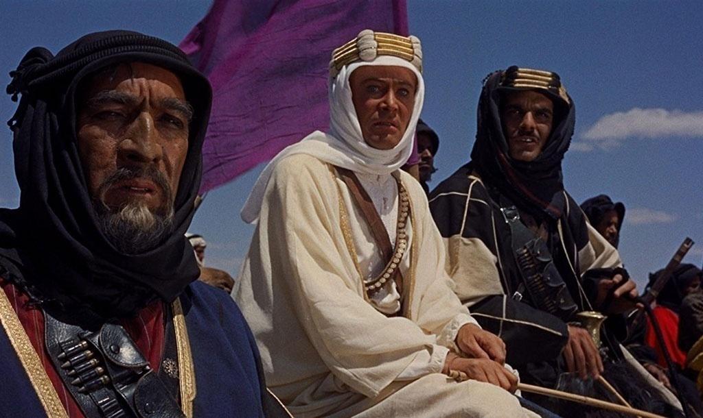 Anthony Quinn, Peter O'Toole e Omar Sharif em cena de "Lawrence da Arábia" (1962) - Divulgação