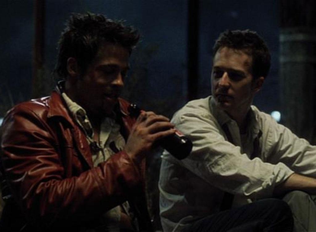 Brad Pitt e Edward Norton em cena em "Clube da Luta" (1999) - Divulgação